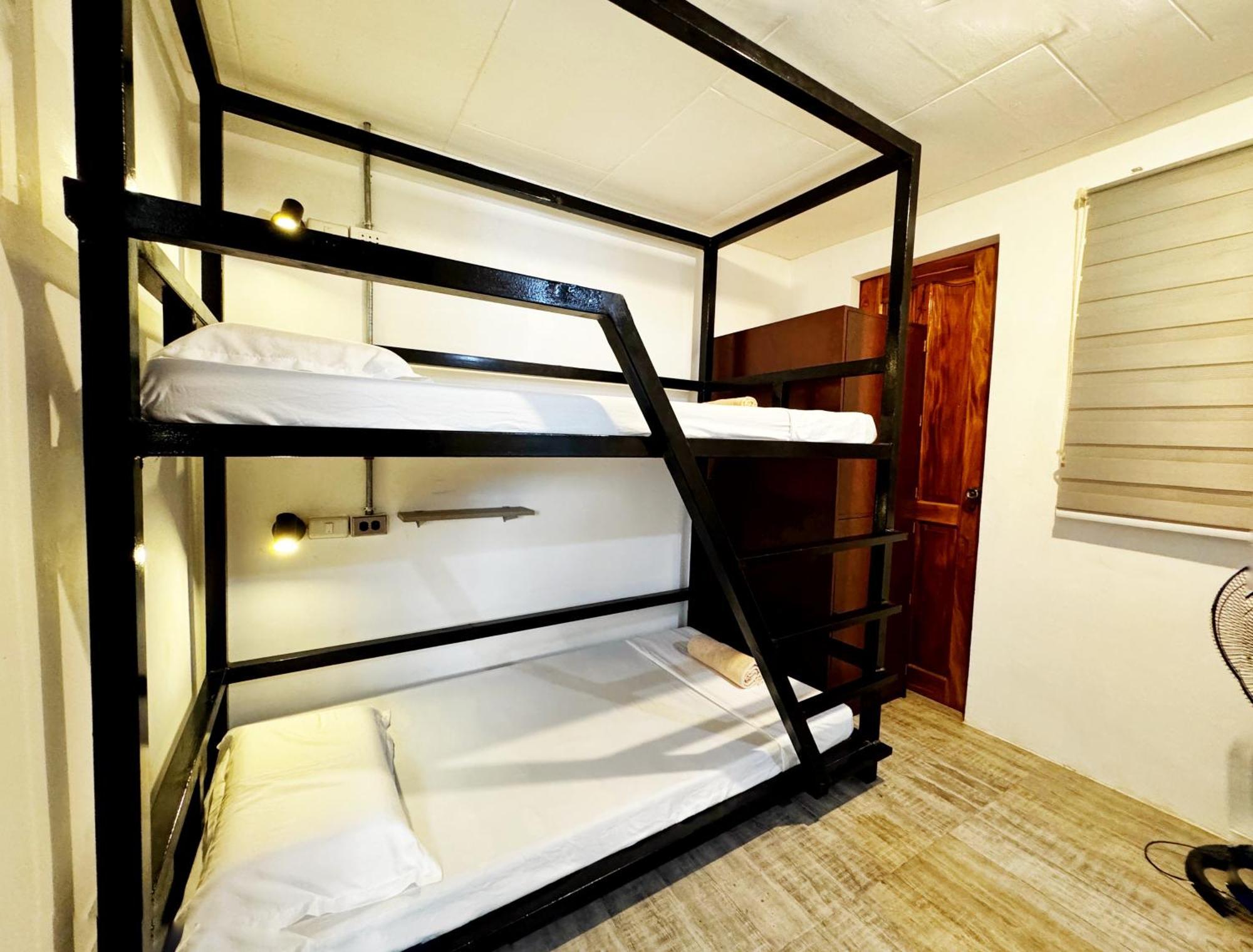 Ocean Breeze Hostel By Daily Sweet Moalboal Dış mekan fotoğraf